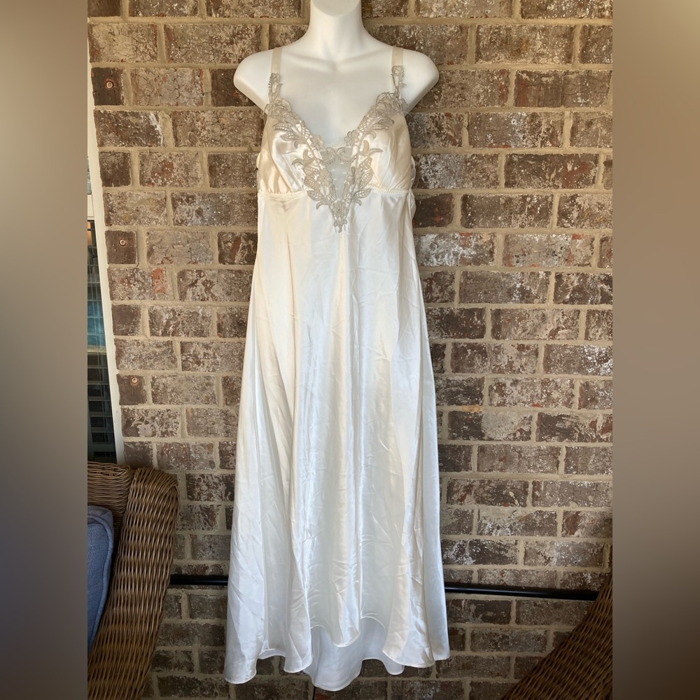 Flora Nikrooz Ivory Satin Lace-Trim Nightgown